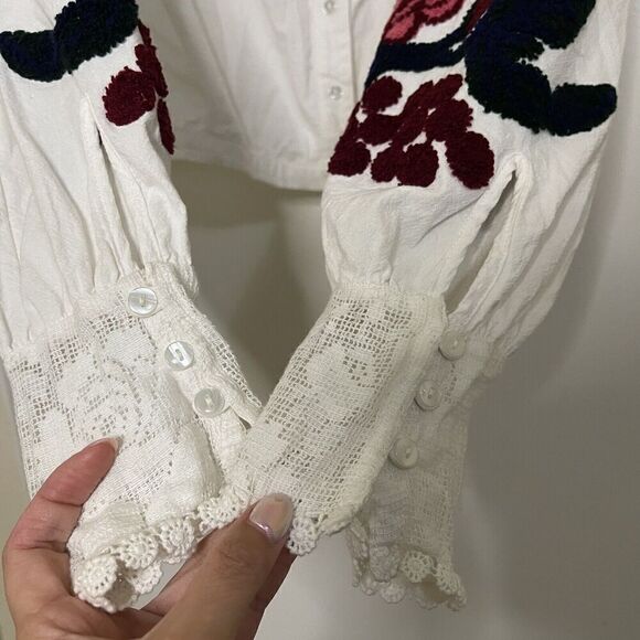 FREE PEOPLE Meadows Embroidered Top Lace Boho Bishop Sleeve Crop small - Picture 5 of 7